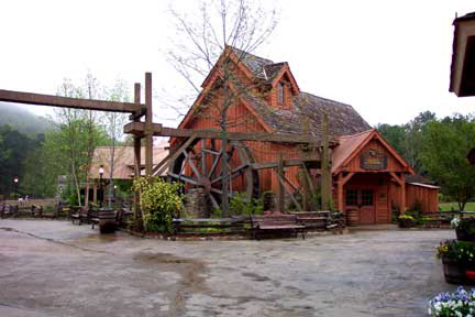 AtlantaTrip2003_files/atlanstonemtntown2.jpg (43802 bytes)