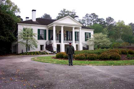 AtlantaTrip2003_files/atlantstonplantation.jpg (43687 bytes)